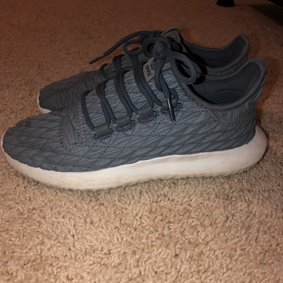 Adidas running shoe - Picture 2 of 4